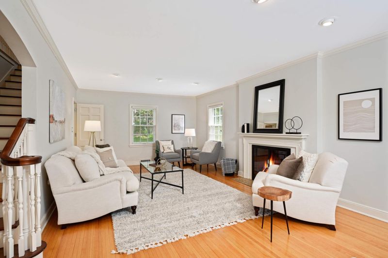 1925 E River Pw, Minneapolis, MN 55414