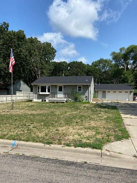 785 83rd Ave NE, Fridley, MN 55432