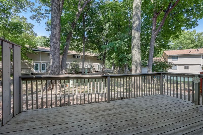 2722 Upland Ct, Plymouth, MN 55447