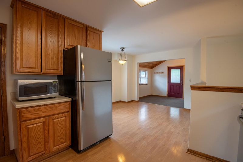 965 6th St E, Saint Paul, MN 55106