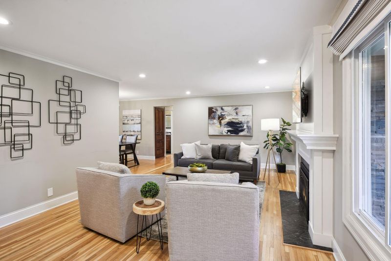 18000 Highland Ave, Wayzata, MN 55391