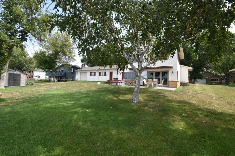 6789 E Shadow Lake Dr, Lino Lakes, MN 55014