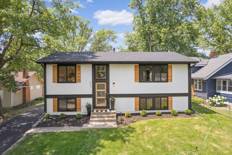 1013 Sumter Ave N, Golden Valley, MN 55427