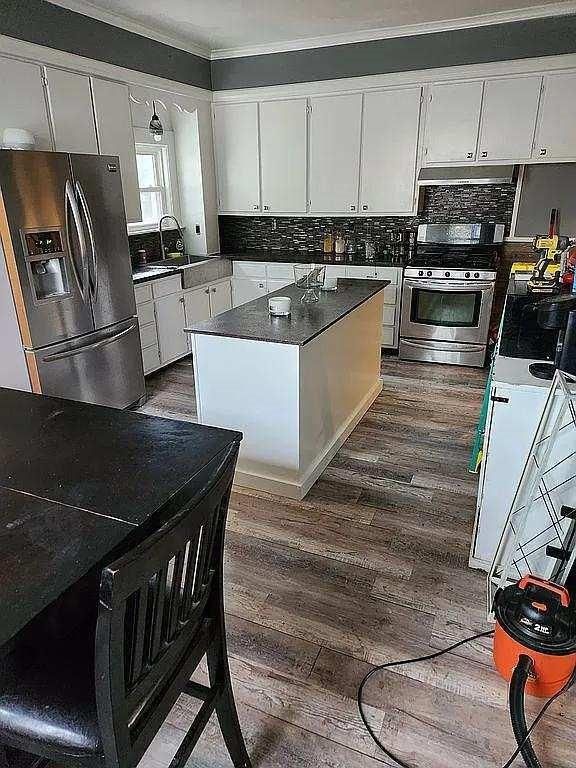 203 E Main St, Brownsdale, MN 55918