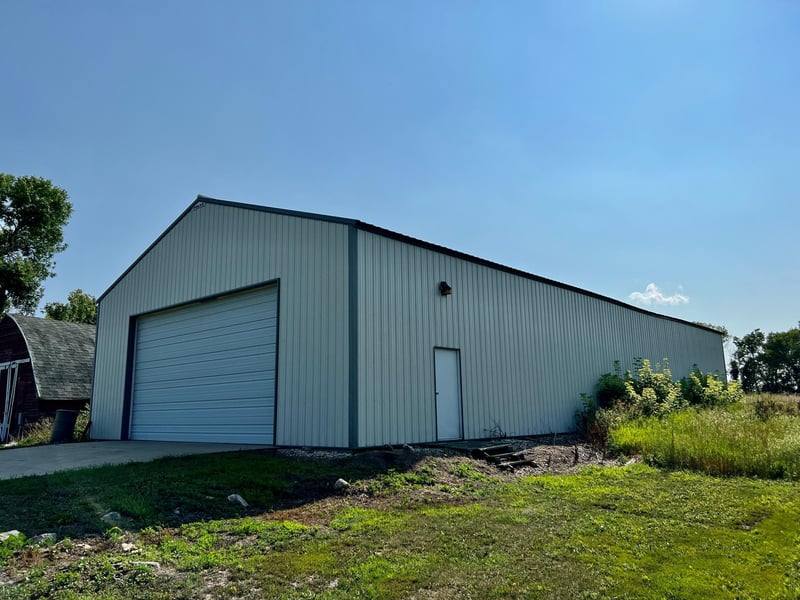 85173 320th St, Clinton, MN 56225