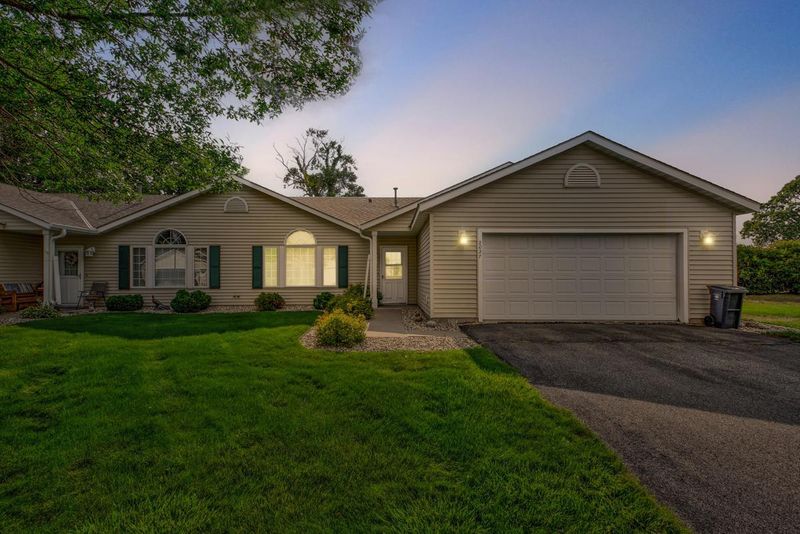 2027 Cottage Trl, North Mankato, MN 56003