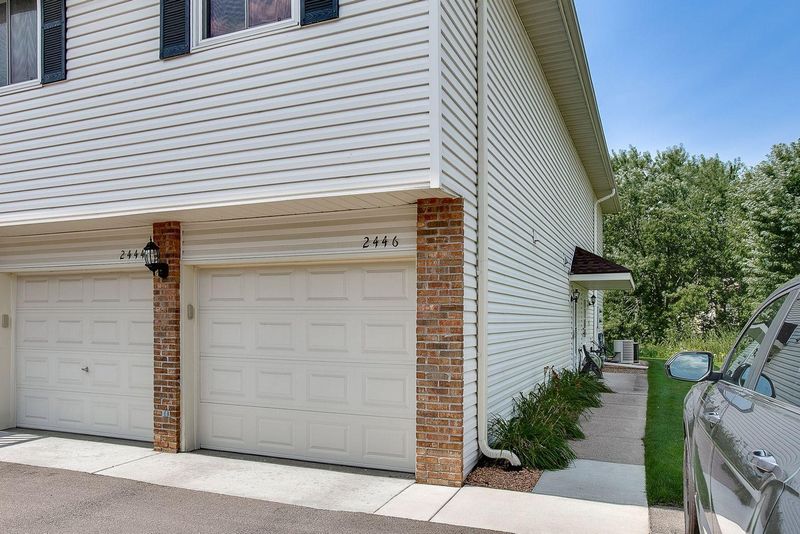 2446 Grenadier Ave N, Oakdale, MN 55128