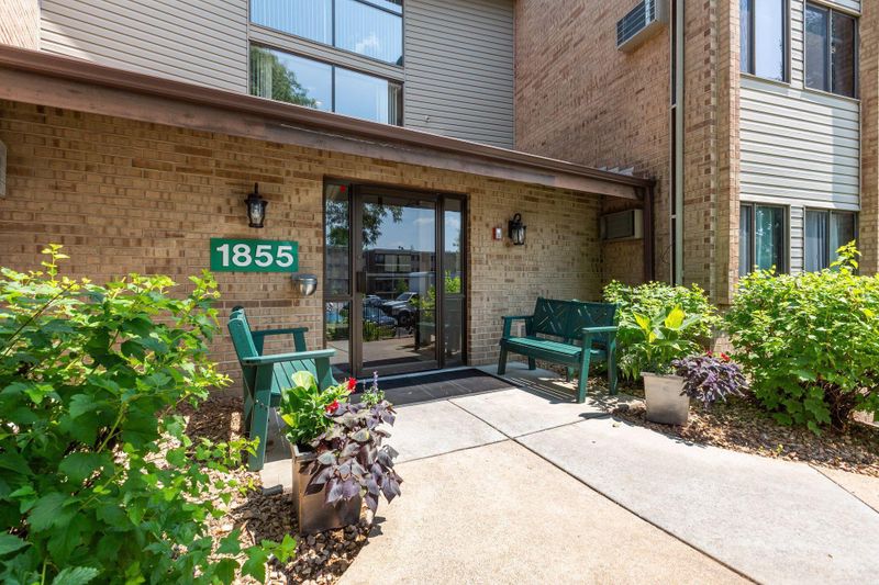 1855 Silver Bell Rd #215, Eagan, MN 55122
