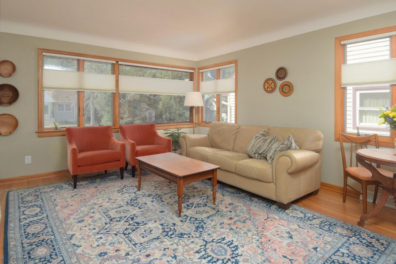 417 Hatch Ave, Saint Paul, MN 55117