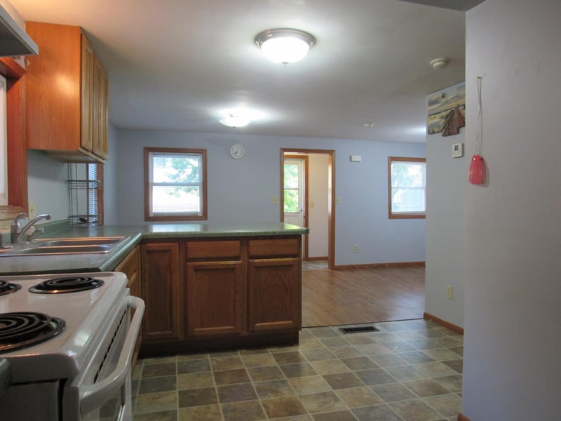206 4th St NE, Fulda, MN 56131
