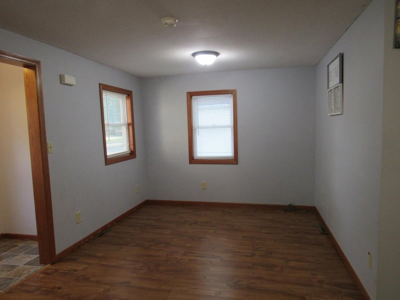 206 4th St NE, Fulda, MN 56131