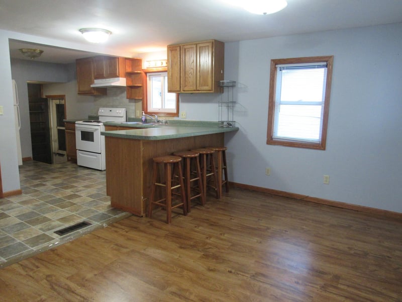 206 4th St NE, Fulda, MN 56131