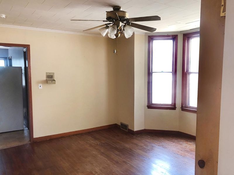 892 Jessamine Ave E, Saint Paul, MN 55106