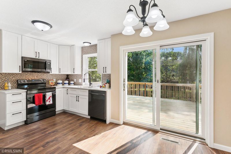 17466 Honeysuckle Ave, Lakeville, MN 55044