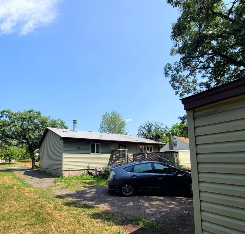 5550 6th St NE, Fridley, MN 55432