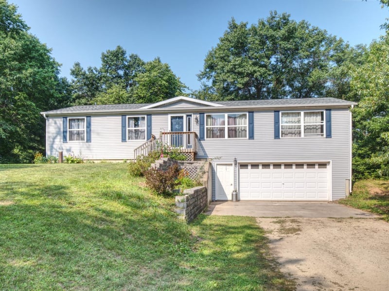 N3735 947th St, Elk Mound, WI 54739