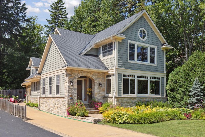 5291 W Bald Eagle Blvd, White Bear Lake, MN 55110