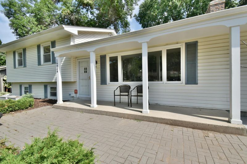 16424 Temple Dr, Minnetonka, MN 55345