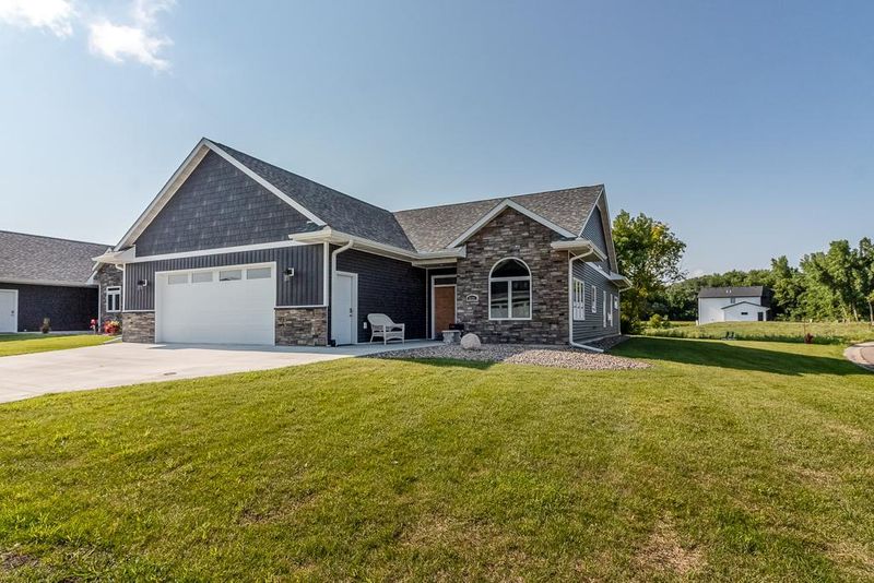 3101 Buttercup Trl, Mankato, MN 56001