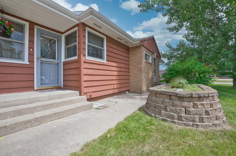 15 NW 5th St, Cohasset, MN 55721
