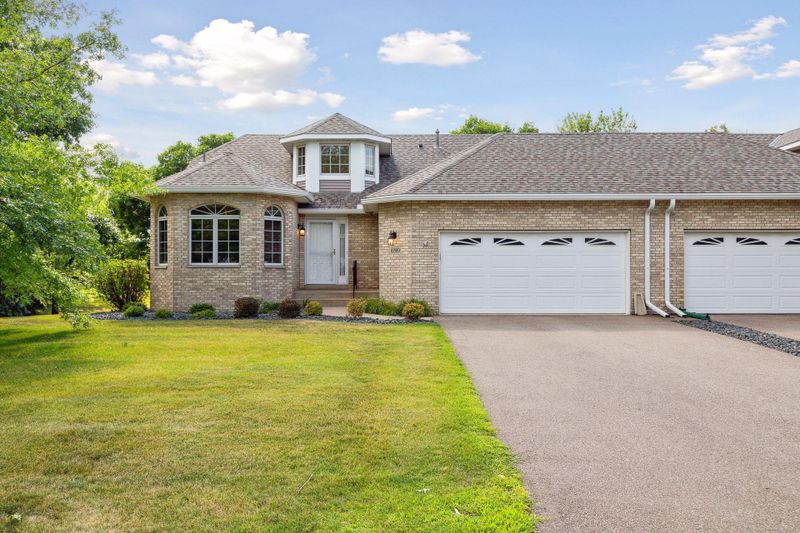 10389 Eagle Pointe Trl, Woodbury, MN 55129