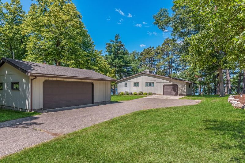 22501 E Lake Hubert Dr, Brainerd, MN 56401