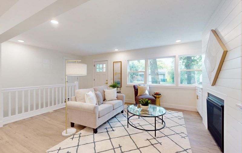 18812 South Ln, Minnetonka, MN 55345