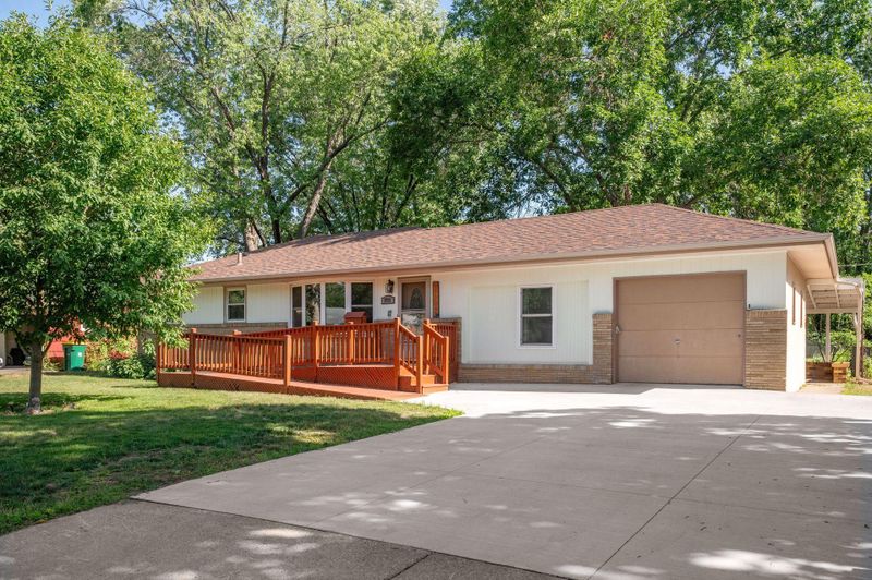 3713 54th Ave N, Brooklyn Center, MN 55429