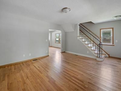547 Edmund Ave, Saint Paul, MN 55103