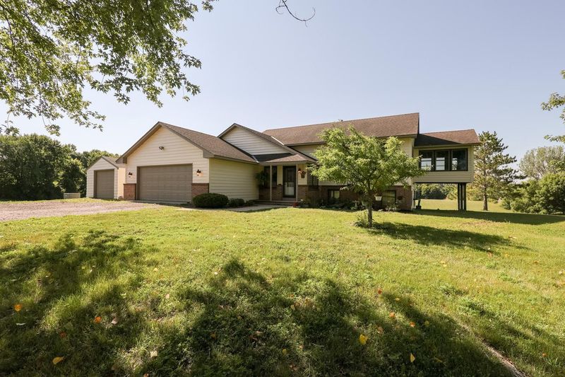 5015 Pioneer Trl, Loretto, MN 55357