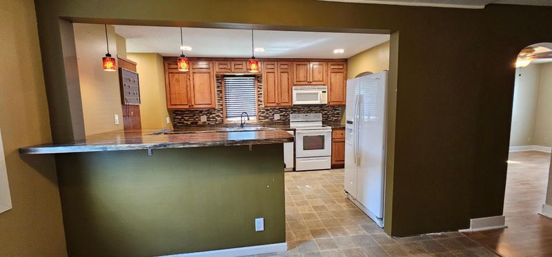 208 10th St SW, Pipestone, MN 56164