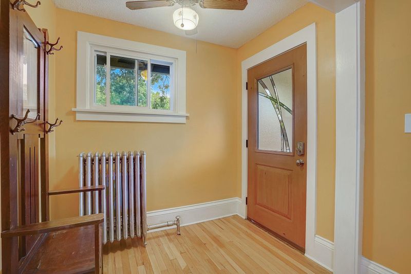 4160 Minnehaha Ave, Minneapolis, MN 55406