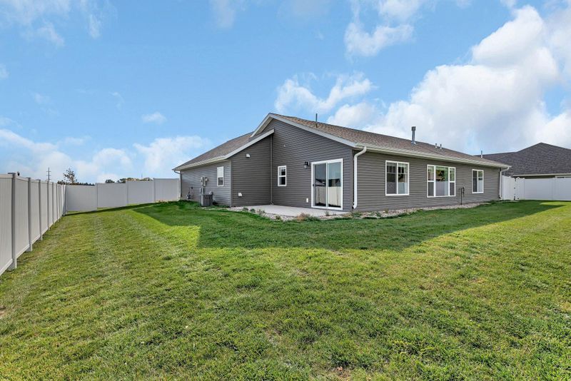 300 26th St SE, Willmar, MN 56201