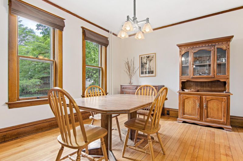 913 Mound St, Saint Paul, MN 55106