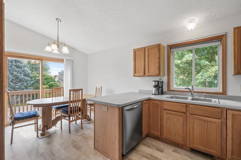 900 7th St, Jordan, MN 55352