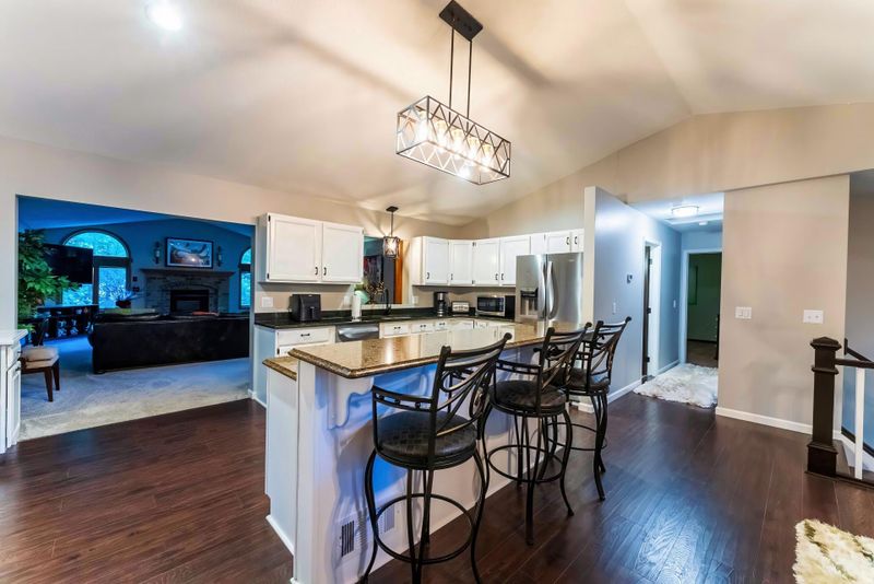 2601 Emerald Ln, Shakopee, MN 55379
