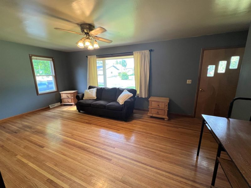 12 Douglas St W, Kensington, MN 56343