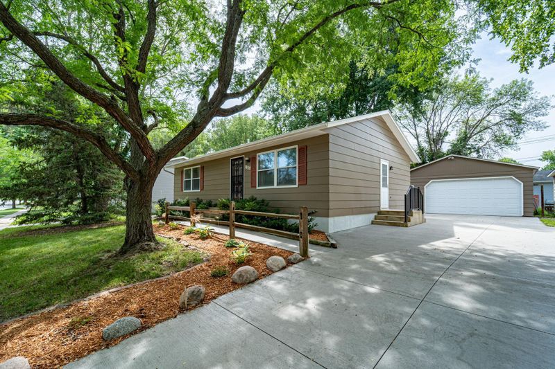 1902 43rd St NW, Rochester, MN 55901
