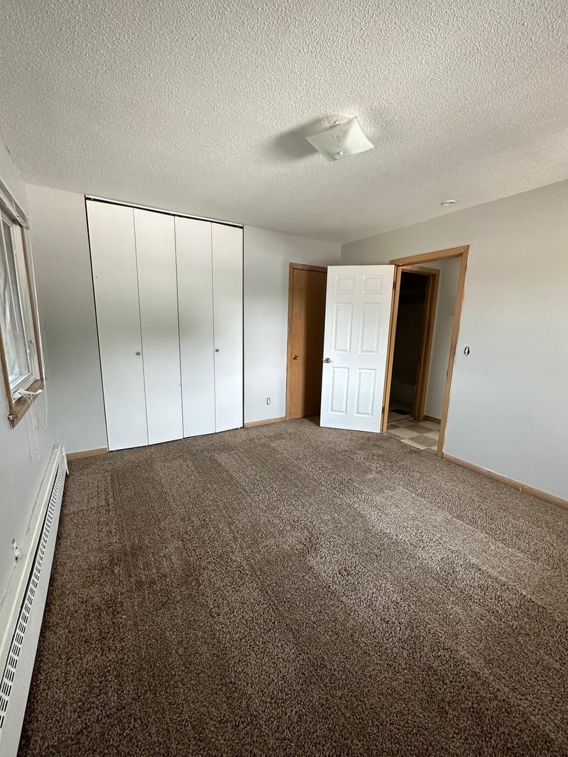 4911 University Ave NE, Columbia Heights, MN 55421