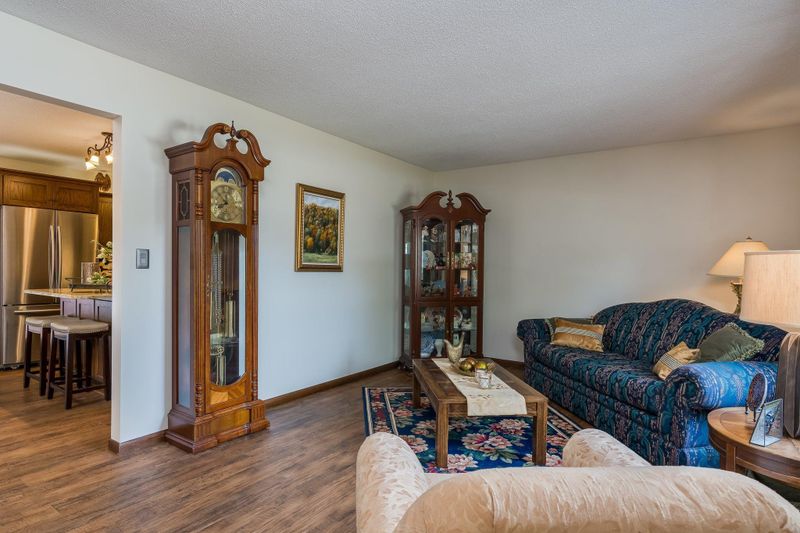 510 River Hills Rd, Mankato, MN 56001