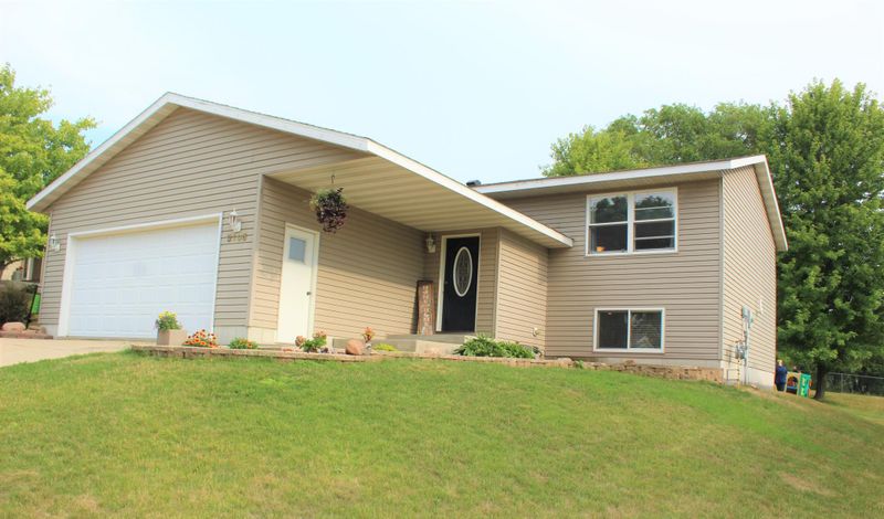 3106 Harbor Dr SE, Rochester, MN 55904