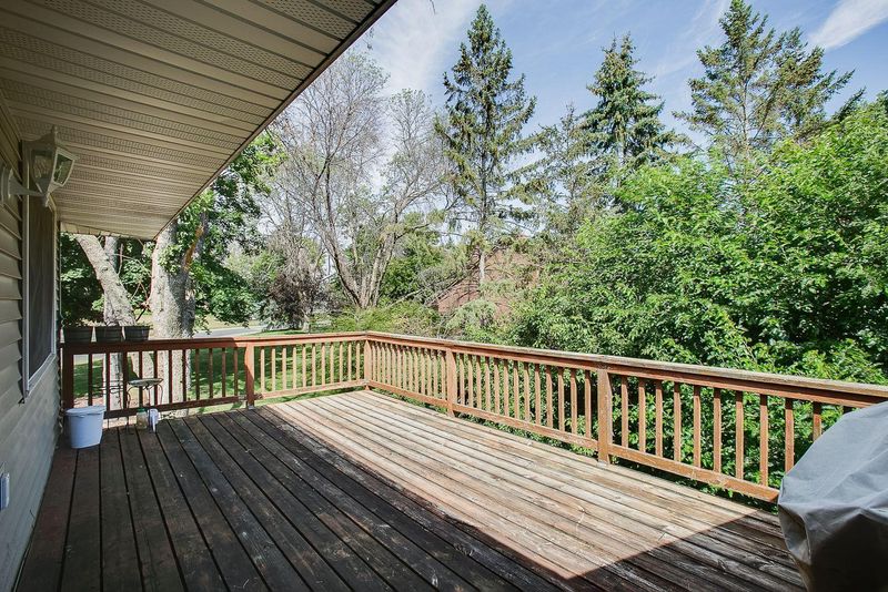 12271 Oak Leaf Ct, Burnsville, MN 55337