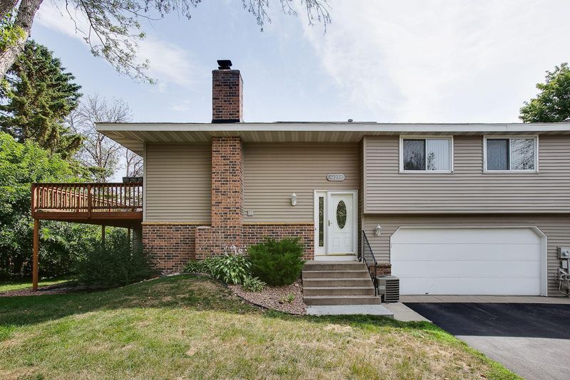 12271 Oak Leaf Ct, Burnsville, MN 55337