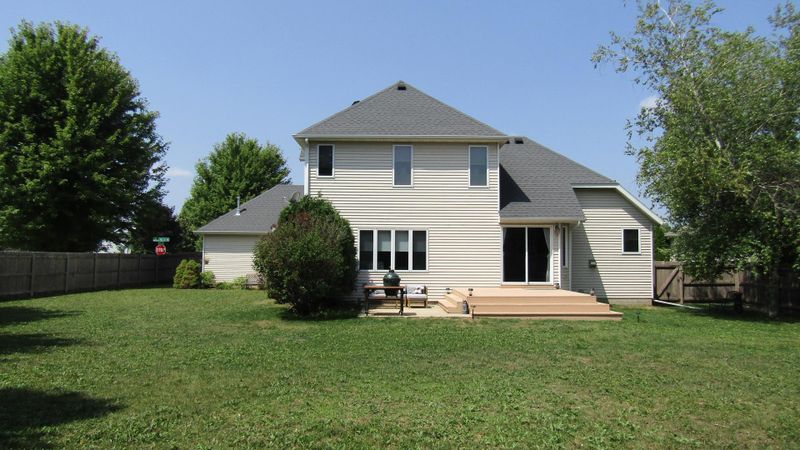 2000 Century Hills Dr NE, Rochester, MN 55906