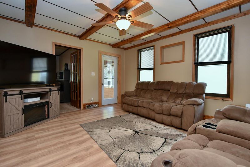 668 E Howard St, Winona, MN 55987