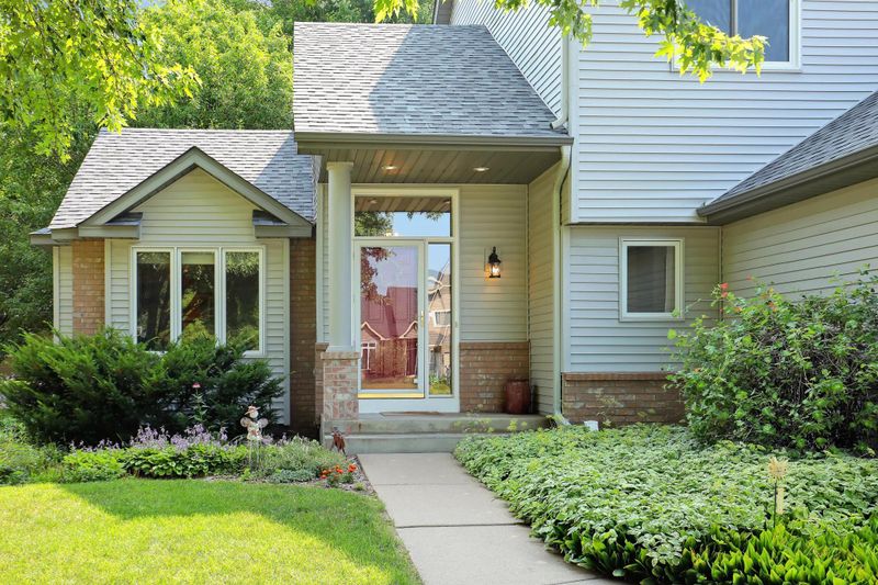8425 Spruce Point, Victoria, MN 55386