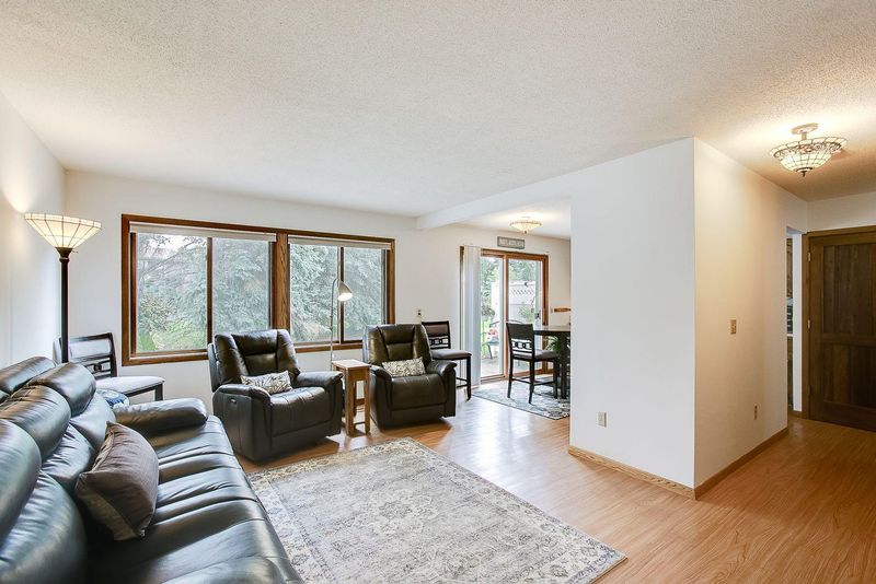 427 Pleasure Creek Dr, Blaine, MN 55434
