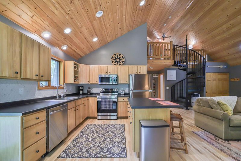 1439 Sandy Point Rd SW, Nisswa, MN 56468