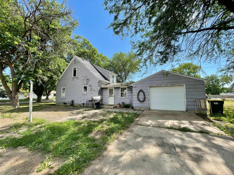 200 E Winona St, Sanborn, MN 56083