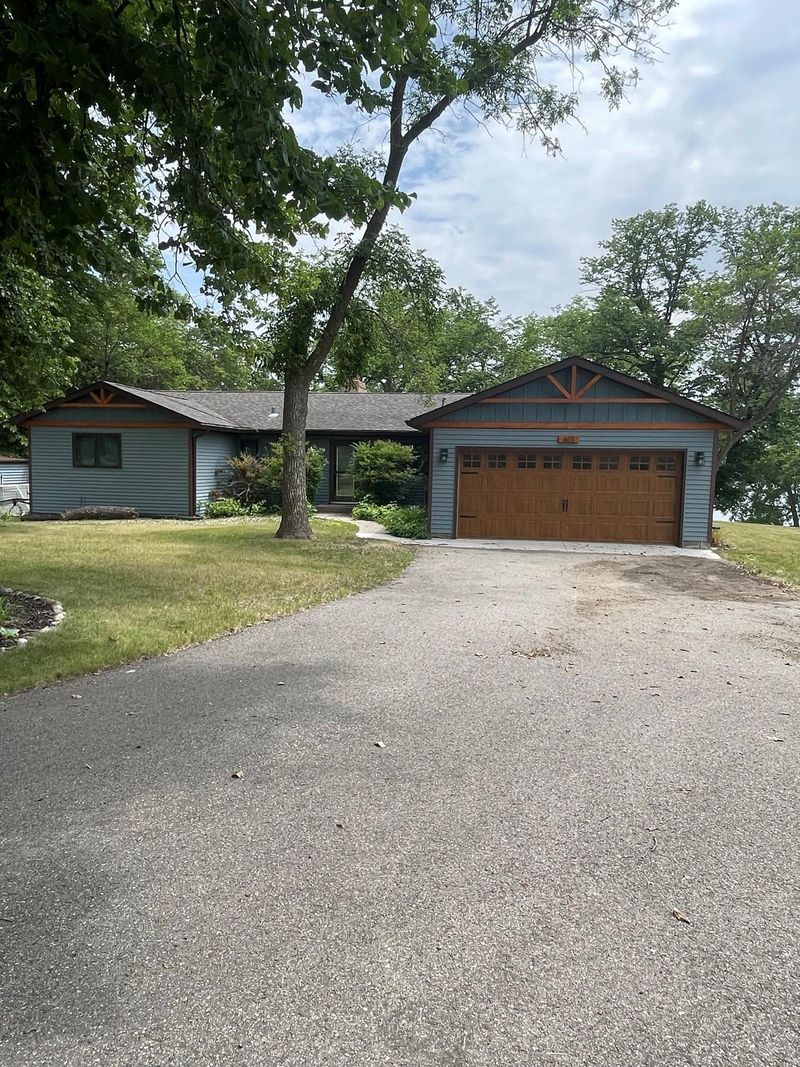601 Edgewater Dr, Alexandria, MN 56308